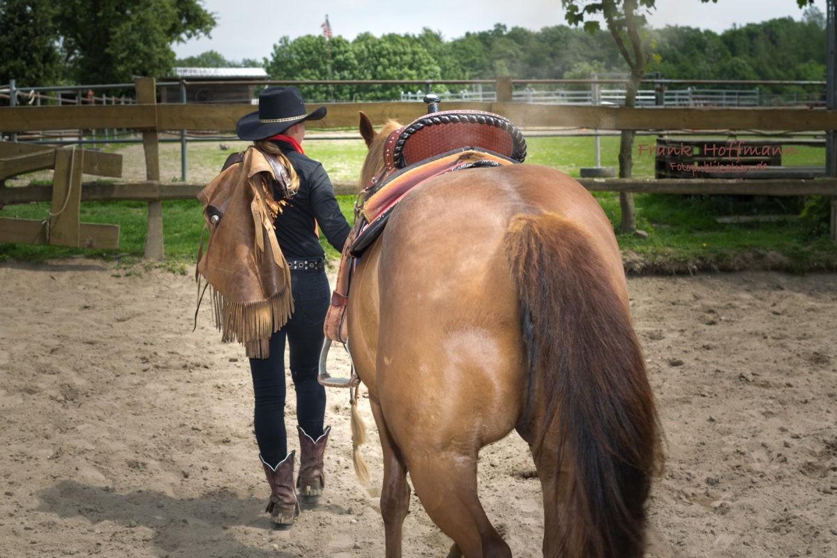 Bildbeispiel eines Western Style Shootings mit Pferdefachwirtin Silvia Woelk. Fototermine auf Anfrage.