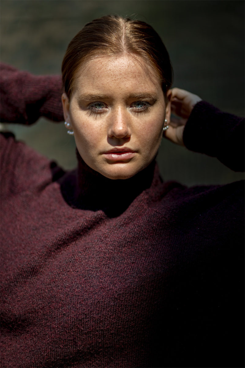 Natürlich schöne Portraits mit Joelina aus Duisburg. Fototermine mit Fotograf Frank Hoffmann aus Duisburg.




#joelina #stronghair #availablelight #sommersprossen #freckles #lipps #Blueeyes #frozeneyes #wunderschön #muse #portraitsmadeingermany